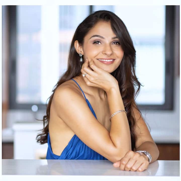 తడాఖా సినిమాలో సునీల్ సరసన కనిపించింది. Image Credit: Andrea Jeremiah/Instagram