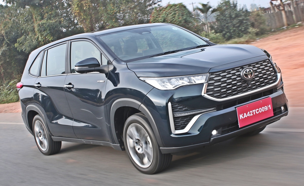 2022 Toyota Innova Hycross Mileage Review: How Much Do You Get In The Real World?