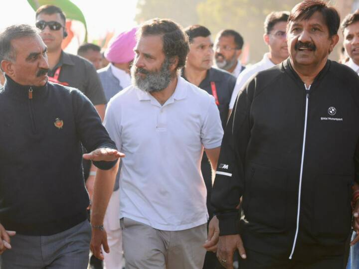 अब भारत जोड़ो यात्रा में सभी विधायकों के शामिल होने से विधायक एक-एक कर राहुल गांधी से मिल सके हैं. राहुल गांधी के साथ उनकी बहन और पार्टी की राष्ट्रीय महासचिव प्रियंका गांधी भी शिमला आई थीं.