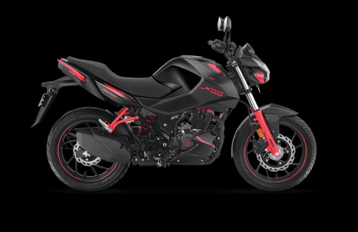 Hero Xtreme 160R इस बाइक को भी खूब पसंद किया जा रहा है. इस बाइक में 163cc सिंगल-सिलेंडर इंजन मिलता है, यह इंजन 15bhp और 14Nm का पीक टॉर्क जनरेट करने में सक्षम है. इस बाइक की शुरुआती क़ीमत ₹1,17,786 रुपये एक्स-शोरूम, दिल्ली है.
