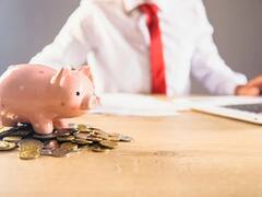 मैच्योरिटी से पहले ही तुड़वाते हैं FD तो जान लीजिए नियम, कितना देना होगा जुर्माना? 