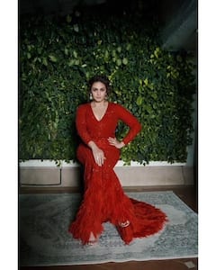 PHOTO: हुमा कुरेशीची ग्लॅमरस स्टाईल, क्लासी ड्रेसमध्ये लक्ष वेधलं लक्ष!