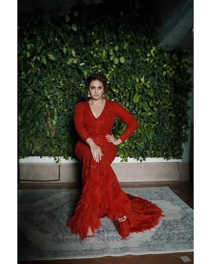 अशा परिस्थितीत आज हुमा त्या टप्प्यावर पोहोचली आहे, प्रेक्षक तिच्या प्रत्येक चित्रपटासाठी उत्सुक आहेत, कारण प्रत्येक वेळी अभिनेत्री नवीन स्टाईलमध्ये दिसते.  (फोटो सौजन्य :iamhumaq/इंस्टाग्राम)