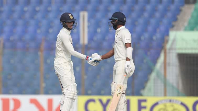 IND vs BAN 1st Test: Cheteshwar Pujara, Shubman Gill's century puts India in driving seat end of Day 3 IND vs BAN 1st Test: তৃতীয় দিনের শেষে পূজারা-গিলের শতরানে ভর করে ম্যাচে চালকের আসনে ভারত