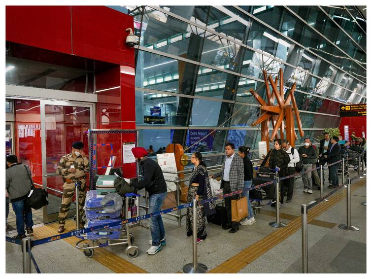 Increasing X-Ray Machines For Baggage Checks Helped Ease Passenger Congestion At Delhi Airport: Scindia Increasing X-Ray Machines For Baggage Checks Helped Ease Passenger Congestion At Delhi Airport: Scindia