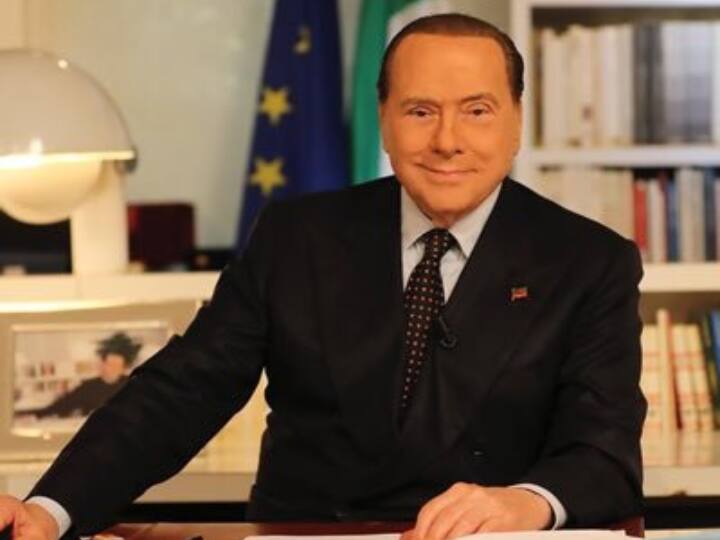 Silvio Berlusconi former Italian prime minister passed away at 86 know about his political journey Silvio Berlusconi Died: इटली के सबसे अमीर नेता सिल्वियो बर्लुस्कोनी का निधन, जानें मौत की वजह, 3 बार रहे पीएम, कहलाने लगे थे 'प्‍लेब्‍वॉय'