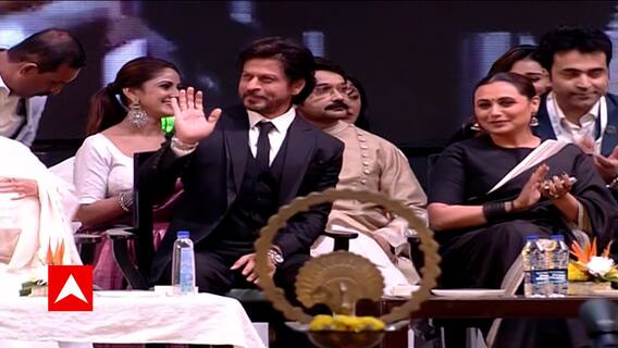 Kolkata Film Festival में King Khan ने मचाई धूम | Khabar Filmi Hai