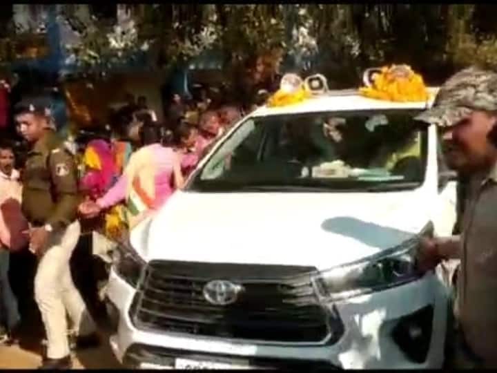 Chhattisgarh Surguja Food Minister Amarjit Bhagat surrounded by villagers protesting against alumina refinery plant ann Chhattisgarh News: एलुमिना रिफाइनरी प्लांट का विरोध, छत्तीसगढ़ के खाद्यमंत्री अमरजीत को ग्रामीणों ने घेरा