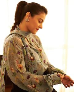 Christmas 2022: बच्चें के स्कूल प्रोग्राम में दिखना चाहती हैं एक परफेक्ट मॉम तो काजोल का ये लुक कर सकती हैं रीक्रिएट