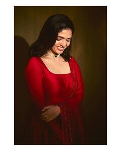 Sunaina : அழகோ அழகு அவள் கண்ணழகு...நடிகை சுனைனாவின் லேட்டஸ்ட் க்ளிக்ஸ்!