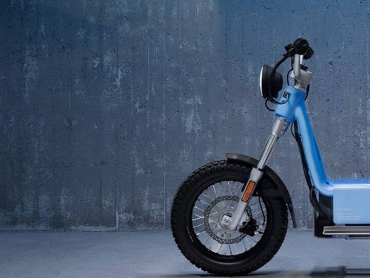 या मोपेडचा टॉप स्पीड 45 किमी/तास आहे. युरोपमध्ये ही मोपेड चालवण्यासाठी ड्रायव्हिंग लायसन्स आणि आरटीओ नोंदणी आवश्यक नाही.