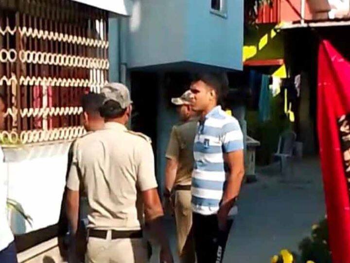 AIIMS Row: फर्जी नियुक्ति मामले में बीजेपी विधायक बंकिम चंद्र घोष के घर पहुंची CID, बहू से की पूछताछ AIIMS Row CID reaches BJP MLA Bankim Chandra Ghosh house and questions daughter-in-law AIIMS Row: फर्जी नियुक्ति मामले में बीजेपी विधायक बंकिम चंद्र घोष के घर पहुंची CID, बहू से की पूछताछ