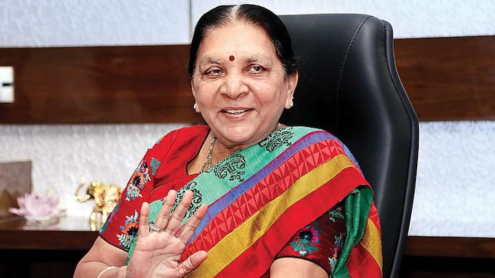 भारत में अलग-अलग राज्यों के गवर्नर देश के चौथे नागरिक होते हैं. उदाहरण के लिए आनंदीबेन पटेल उत्तर प्रदेश की गवर्नर हैं और इस तरह वो देश की चौथी नागरिक हैं. उनकी तरह ही बाकी राज्यों के राज्यपाल भी देश के चौथे नागरिक होते हैं.