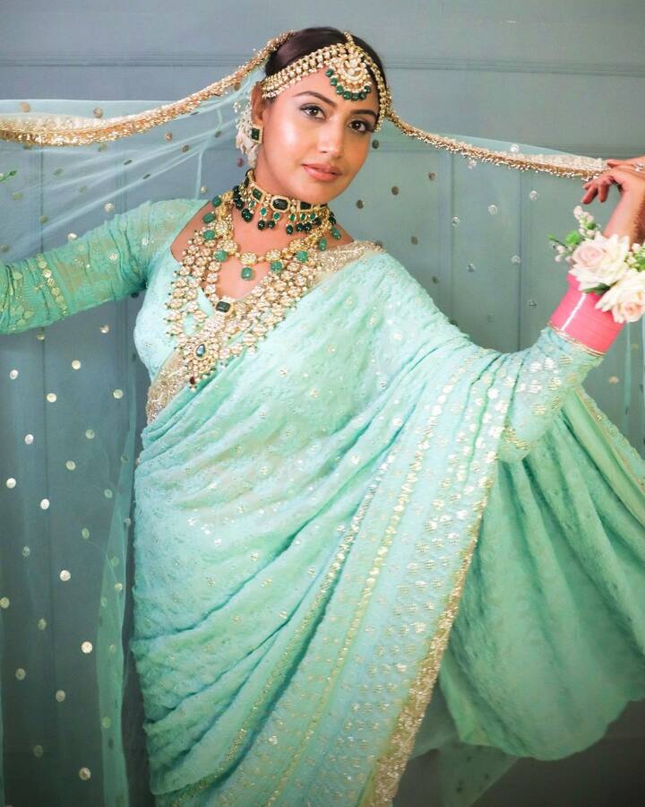 तिने आपल्या शो आणि अभिनयाच्या जोरावर प्रत्येक घरात एक खास ओळख निर्माण केली आहे.(फोटो सौजन्य:officialsurbhic/इंस्टाग्राम)