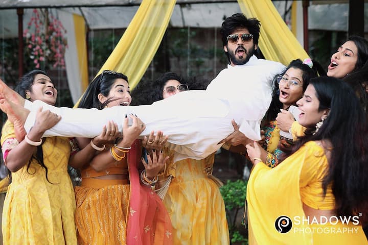 ఈ వివాహ వేడుకల్లో మెహందీ, సంగీత్, హల్దీ, పెళ్లి కూతురు, పెళ్లి కొడుకు ఫంక్షన్లు జరిగాయి. వీటితో పాటు బంధుమిత్రుల కోసం రిసెప్షన్ ను కూడా భారీగానే ఏర్పాటు చేశారు.