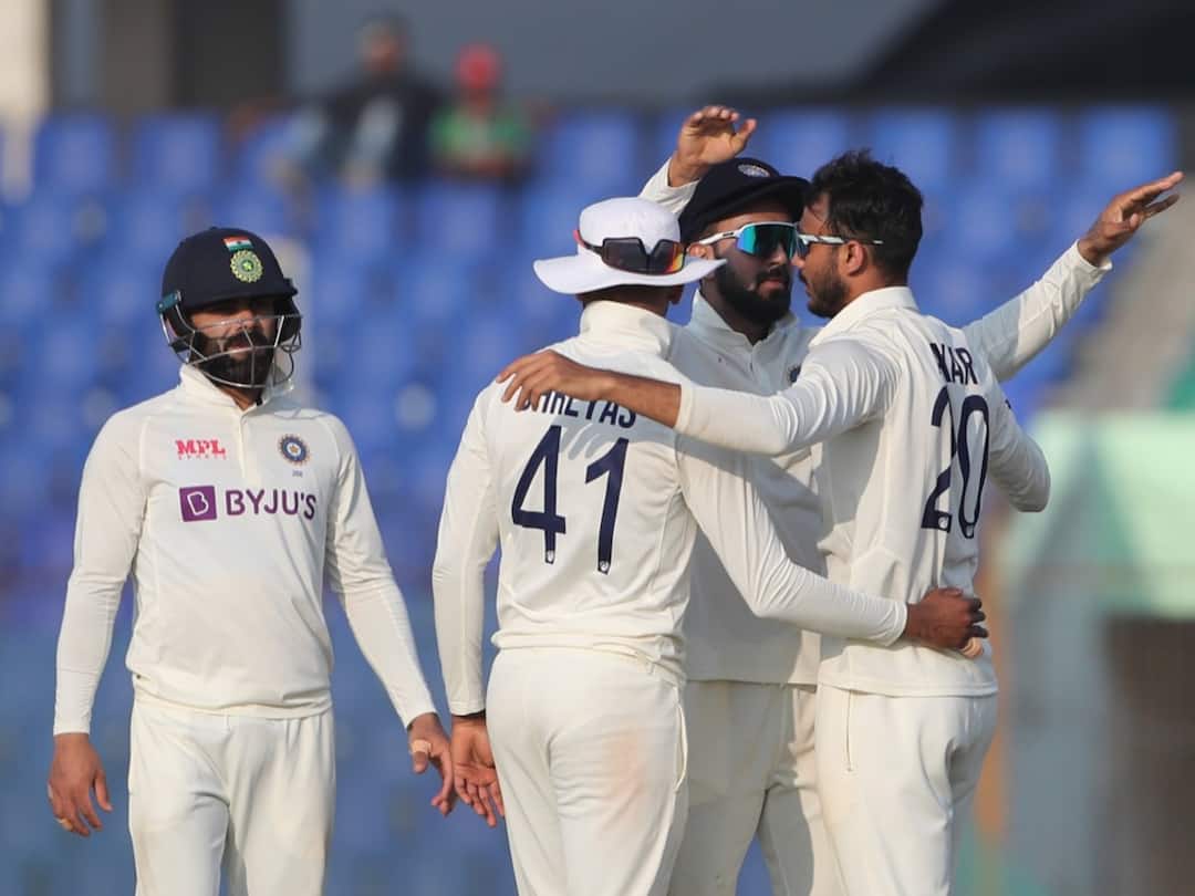 IND VS BAN 1st Test: ஜாகீர் சதத்திற்கு பிறகு சறுக்கிய வங்கதேசம்...! வெற்றியின் விளிம்பில் இந்தியா..? IND VS BAN 1st Test day 4 stumps bangladesh need 241 runs to win IND VS BAN 1st Test: ஜாகீர் சதத்திற்கு பிறகு சறுக்கிய வங்கதேசம்...! வெற்றியின் விளிம்பில் இந்தியா..?