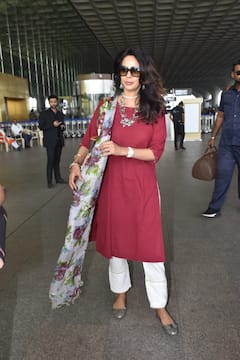 बेहद संस्कारी अवतार में नजर आईं मल्लिका शेरावत, 'मर्डर गर्ल' का ये अंदाज जीत लेगा फैंस का दिल