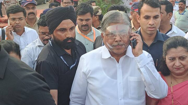 'आज पुन्हा शाईची मुक्त उधळण होणार? मुक्काम पोस्ट सांगवी.' पत्रकार मित्रांनो आज पण चांगला अँगल घ्या. पवना थडी जत्रा, अशा आशयाची फेसबुक पोस्ट टाकण्यात आलेली होती.