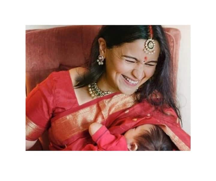 alia bhatt breast feeding photo of baby viral on social media after Ranbir kapoor daughter raha alia bhatt delivery Alia Bhatt Breastfeeding : आलियाचा ब्रेस्टफिडींग करतानाचा फोटो व्हायरल, फोटो मागचं सत्य काय?