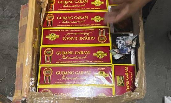 DRI seized foreign cigarettes worth 40 lakhs from the railway station Surat: DRIએ  રેલવે સ્ટેશન પરથી 40 લાખની વિદેશી સિગારેટનો જથ્થો  જપ્ત કર્યો