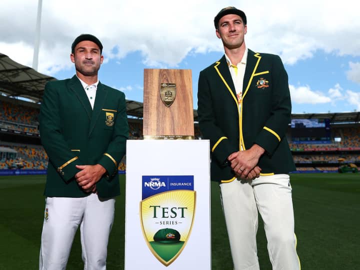 australia and south africa players gives tribute to slain police of queensland Brisbane Test: काली पट्टी बांधकर मैदान में उतरे दक्षिण अफ्रीका और ऑस्ट्रेलिया के खिलाड़ी, जानें क्या है कारण