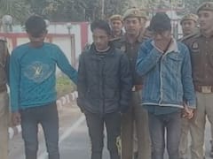 बाराबंकी पुलिस ने शातिर चोरों के गैंग का किया पर्दाफाश, सोने-चांदी के जेवरात और मोबाइल बरामद