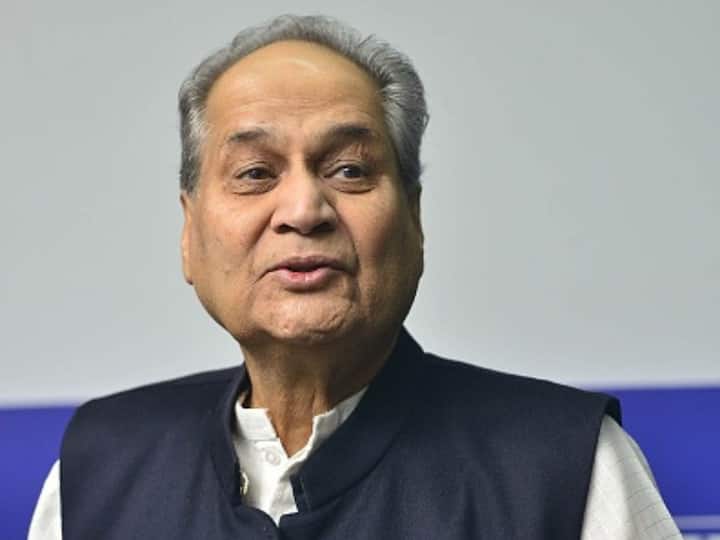 Rahul Bajaj, the chairman emeritus of Bajaj Group and champion of the Indian Auto industry, died at age 83 in February this year. Son of Jamnalal Bajaj, he took over Bajaj Auto in 1968 and transformed it into a conglomerate comprising 40 firms which includes — Bajaj Auto, Bajaj Finance, Bajaj Finserv, and Bajaj Holdings and Investment — boasts a combined market capitalization of over Rs 8.4 lakh crore. [Image Credit: Getty]
