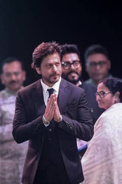 Pathaan Controversy: ‘ਪਠਾਨ’ ਦੇ ਗਾਣੇ ‘ਬੇਸ਼ਰਮ ਰੰਗ’ ਨੂੰ ਲੈਕੇ ਭਖਦਾ ਜਾ ਰਿਹਾ ਵਿਵਾਦ, ਕਈ ਥਾਈਂ ਸਾੜੇ ਸ਼ਾਹਰੁਖ ਖਾਨ-ਦੀਪਿਕਾ ਪਾਦੂਕੋਣ ਦੇ ਪੁਤਲੇ