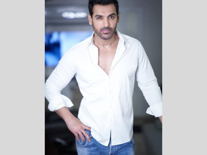 John disclosed that he had only taken three to four days off in the previous 17 to 18 years during his discussion of fitness with Shilpa Shetty. 