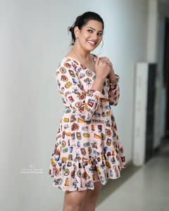 Geetha Madhuri: పొట్టి గౌనులో గీతామాధురి