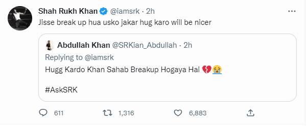 एक दिल टूटे आशिक ने शाहरुख खान से गले लगने की डिमांड कर दी तो रोमांस के बादशाह ने गर्लफ्रंड को ही हग करने को कहा...