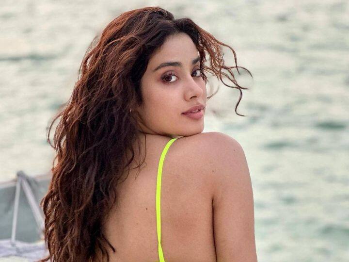 Janhvi Kapoor praises rishab shetty starrer kantara on social media Kantara: ऋषभ शेट्टी की 'कांतारा' की मुरीद हुईं जाह्नवी कपूर, सोशल मीडिया पर पोस्ट शेयर कर तारीफ में पढ़े कसीदे