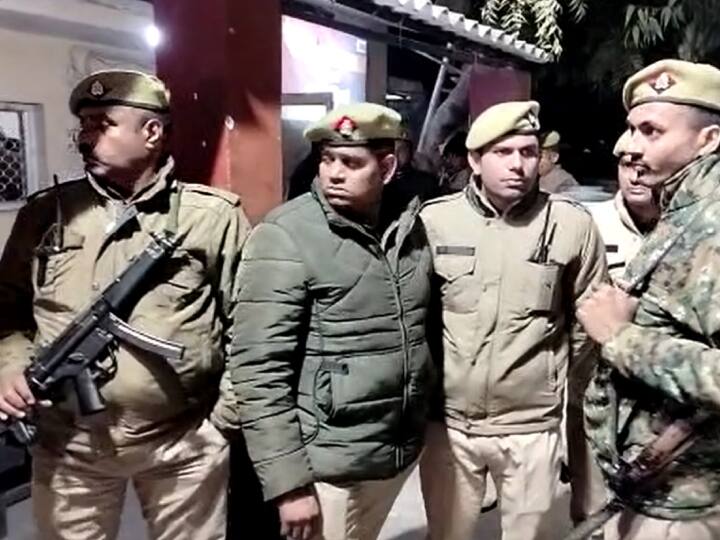 Bareilly Uttar Pradesh two miscreants entered police post opened fire shot constable captured in CCTV camera ANN Bareilly News: बदमाशों ने पुलिस चौकी में घुसकर किया हमला, सिपाही को मारी गोली, सीसीटीवी कैमरे में कैद