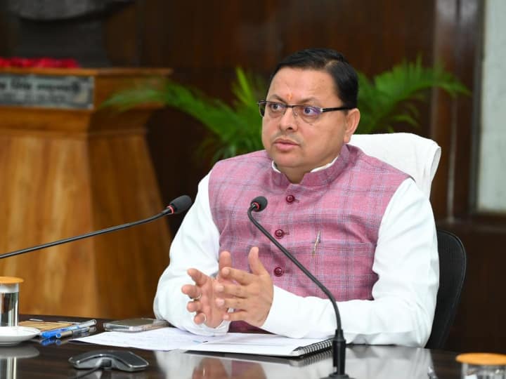 Uttarakhand CM Dhami said responsibility of officers who stopped file should be fixed gave idea to IAS officers to solve problems Uttarakhand News: सीएम धामी बोले- फाइल रोकने वाले अधिकारियों की जिम्मेदारी हो तय, समस्याओं के समाधान का दिया मूल मंत्र