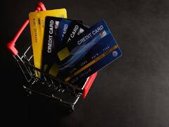 Credit Card: एयरपोर्ट पर फ्री लाउंज का उठाना चाहते हैं लुत्फ तो इन क्रेडिट कार्ड्स का करें इस्तेमाल, यहां देखें डिटेल्स