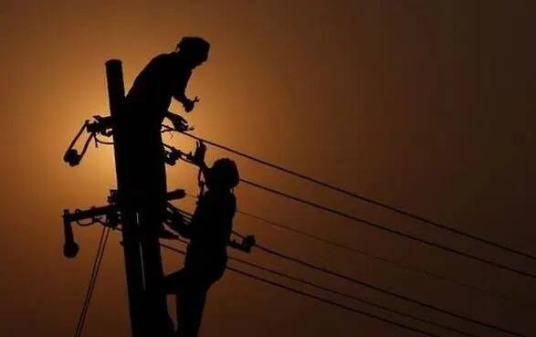 Bengaluru to face power cuts this weekend check affected areas list દેશના આ મેટ્રો સિટીમાં 17 અને 18 ડિસેમ્બરે 5 કલાક વીજકાપ રહેશે,  જાણો શું છે તેનું કારણ?