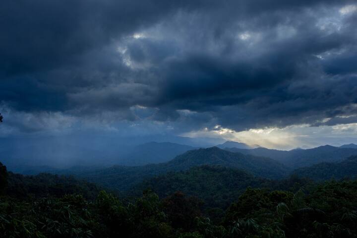 சென்னை: அடுத்த 48 மணி நேரத்திற்கு வானம் ஓரளவு மேகமூட்டத்துடன் காணப்படும்.