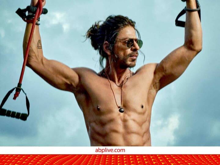 Pathaan shahrukh khan fitness secrets to get a toned body for the film pathaan shahrukh followed this routine Pathaan: शाहरुख की मस्कुलर बॉडी के पीछे ये है राज, खुद को आप भी ऐसे रख सकते हैं फिट