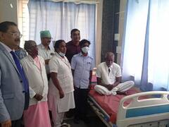 கரூரில் சித்தர் என சித்தரித்த முதியவர் குணமடைந்த பின் மனநல காப்பகத்தில் ஒப்படைப்பு