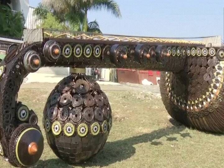 Artists Make Rudra Veena Weighing 5 Tons From Scrap In Bhopal See Pics Artists Make 'Rudra Veena' Weighing 5 Tons From Scrap In Bhopal — See Pics