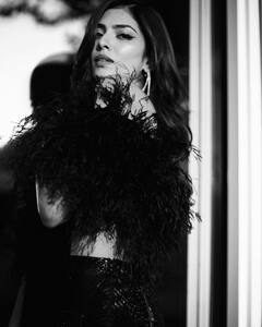 Malavika Mohanan: கருப்பு நிற உடையில் அசத்தும் மாளவிக்க மோகனன்!