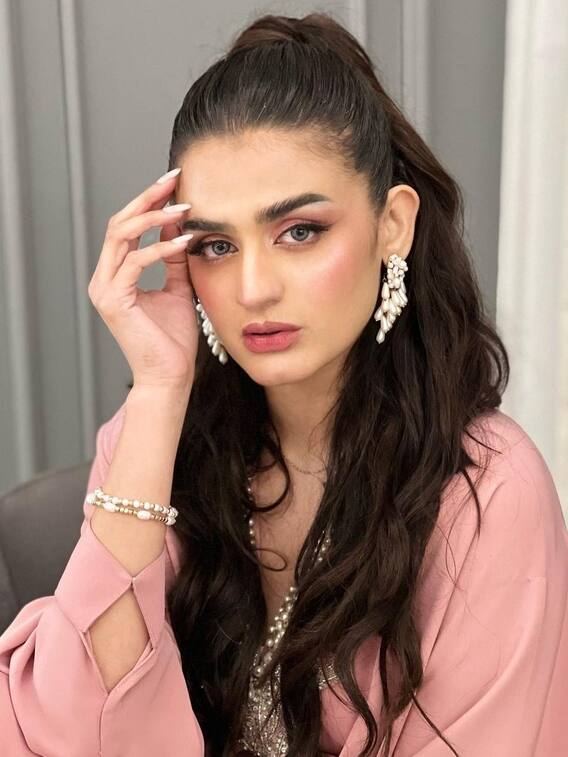 काफ्तान ड्रेस में पाक एक्ट्रेस हीरा मानी का स्टनिंग अवतार