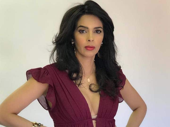 Mallika Sherawat revealed If hero calls you at 3 am and says Come to my house If you dont go then you are out of the film 'अगर हीरो के बुलाने पर आप रात को उसके घर नहीं जाते हैं तो...'- Mallika Sherawat ने किसकी खोली पोल?