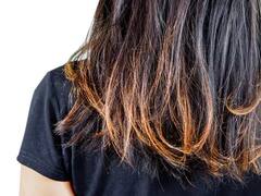 बिना ट्रिम किए ही ठीक हो सकती है दोमुंहे बालों की समस्या..बस बालों में लगानी होगी ये चीज