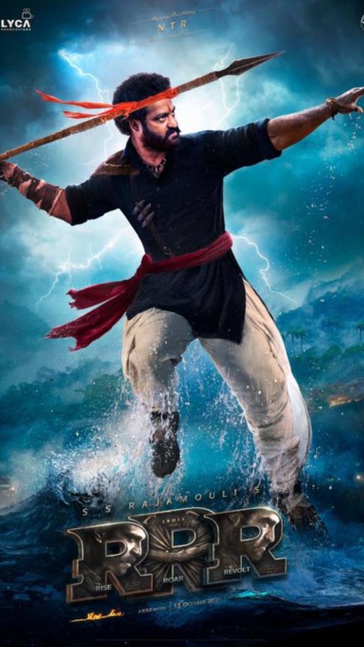 இரத்தம் ரணம் ரௌத்திரம் அனைத்தும் நிறைந்த ஆர் ஆர் ஆர்