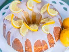 Lemon Cake: क्रिसमस पर बनाएं लेमन Cake, खाकर फेस्टिवल का मजा हो जाएगा दोगुना