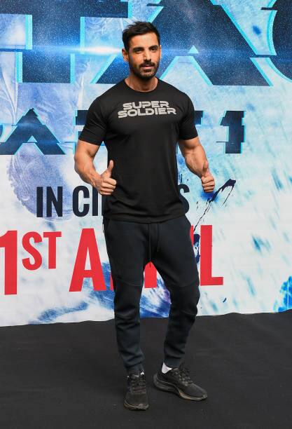 ਜੌਨ ਅਬਰਾਹਮ 51 ਦੀ ਉਮਰ ‘ਚ ਕਿਵੇਂ ਹੈ ਸੁਪਰਫਿੱਟ