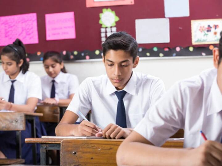 UP Board Exam 2023 Date Sheet Soon Upmsp.Edu.In Know Where Download UPMSP 10th 12th Exam Time Table UP Board Exam 2023 Date: जनवरी में जारी होगी 10वीं-12वीं बोर्ड परीक्षा की डेटशीट, ऐसे चेक कर सकते हैं टाइम टेबल