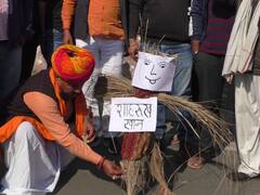 दीपिका पादुकोण की भगवा बिकनी पर जारी है घमासान, बीजेपी किसान मोर्चा ने कहा- शाहरुख खान की 'पठान' पर लगे बैन, नहीं तो...