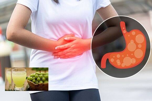 ਆਂਵਲਾ ਕਈ ਪੋਸ਼ਕ ਤੱਤਾਂ ਨਾਲ ਭਰਪੂਰ ਹੁੰਦਾ ਹੈ। ਇਹ ਐਸੀਡਿਟੀ ਦੀ ਸਮੱਸਿਆ ਤੋਂ ਛੁਟਕਾਰਾ ਦਿਵਾਉਣ ਵਿਚ ਵੀ ਬਹੁਤ ਮਦਦਗਾਰ ਹੈ। ਐਸੀਡਿਟੀ ਦੀ ਸਮੱਸਿਆ ਤੋਂ ਛੁਟਕਾਰਾ ਪਾਉਣ ਲਈ ਤੁਹਾਨੂੰ ਬਸ ਕਾਲੇ ਨਮਕ ਦੇ ਨਾਲ ਆਂਵਲੇ ਦਾ ਸੇਵਨ ਕਰਨਾ ਹੋਵੇਗਾ।